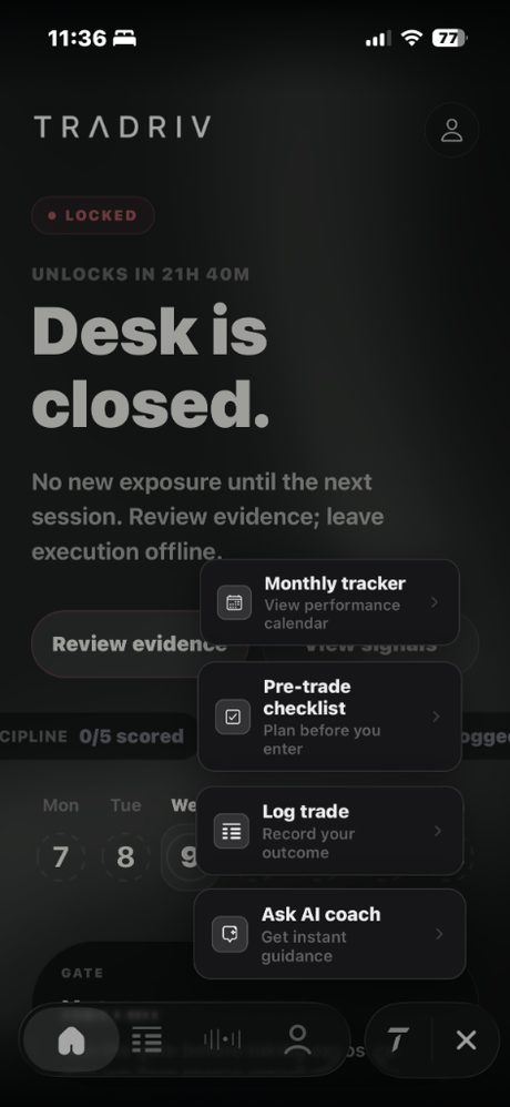 Tradriv closed desk screen